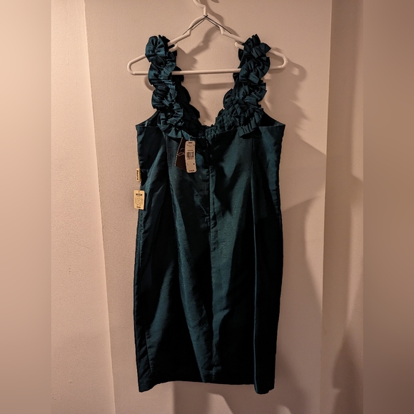 Green party dress - Picture 2 of 2